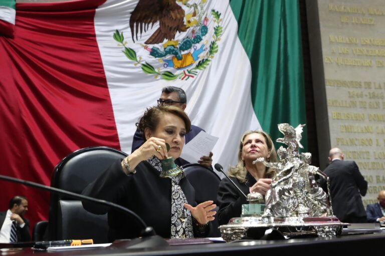 Avalan Morena y aliados a aspirantes al Poder Judicial entre críticas por tómbola