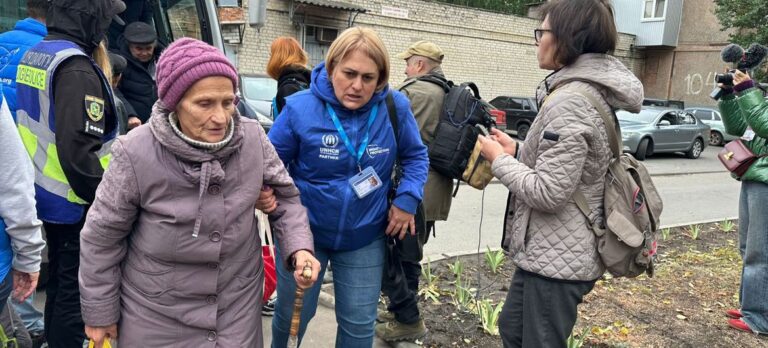 Después de tres años de guerra, persisten las necesidades humanitarias en Ucrania