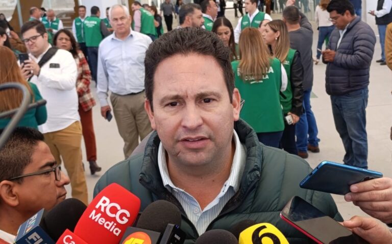 Insistirá Javier Díaz a Gobierno Federal sobre importancia de tren interurbano de Derramadero a Ramos Arizpe