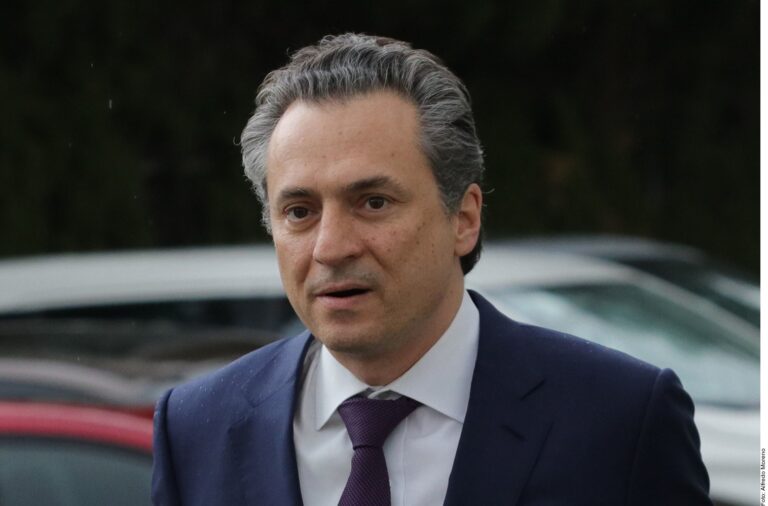 Lozoya está en México y proceso sigue.- Fiscal Gertz Manero