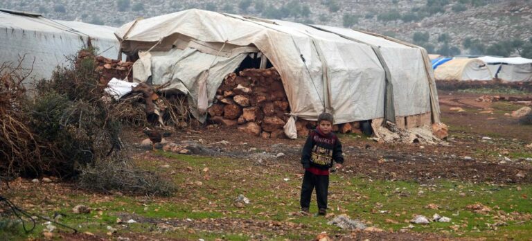 Al actual ritmo, la economía de Siria no recuperará su nivel previo al conflicto en más de 50 años