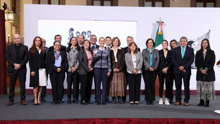 Anuncia Gobierno de México la creación de un centro de diseño de semiconductores y chips