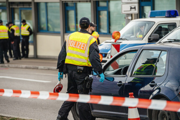 Auto atropella a multitud y deja al menos 28 heridos en Múnich, Alemania