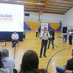 continuan los dialogos 2