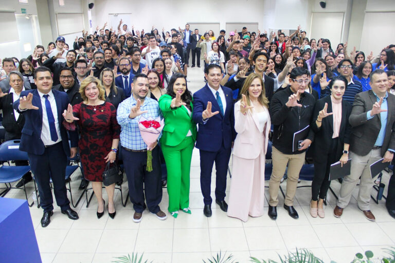 Destacan calidad educativa durante el segundo informe de actividades de la directora de la FEM UA de C Unidad Laguna 