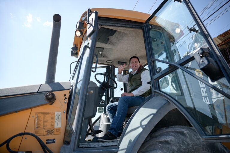 Llevaremos obras de pavimentación a todos los sectores de Saltillo: Javier Díaz