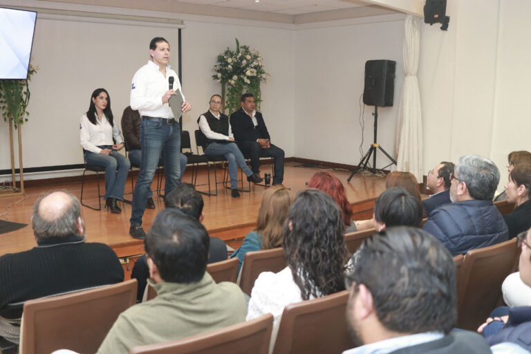 Para continuar con diálogos que inspiran, se reúne rector de la UAdeC con investigadores de la Unidad Sureste