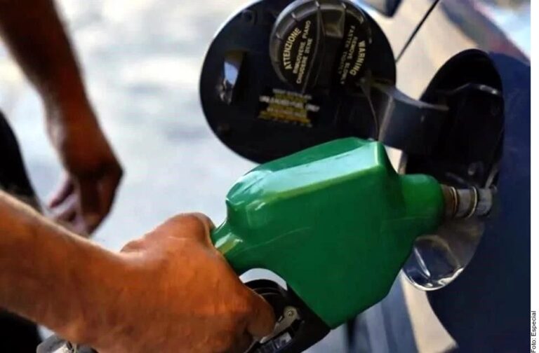 Gasolina a menos de 24 pesos: Sheinbaum busca acuerdo con empresarios