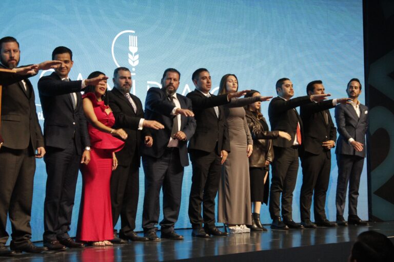 Integrantes del Consejo Directivo de la CANIRAC Saltillo rinden protesta para un segundo período
