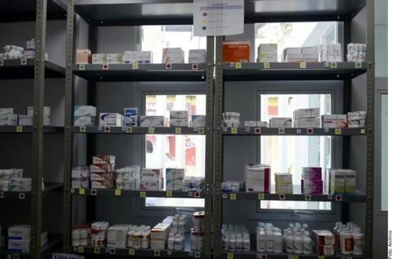 Se compromete Gobierno Federal a regularizar abasto de medicamentos en marzo