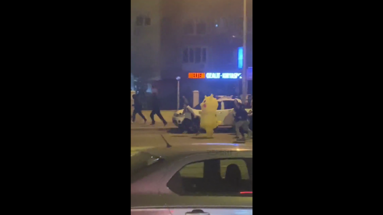 Pikachu de Pokémon se une a las protestas estudiantiles en Turquía