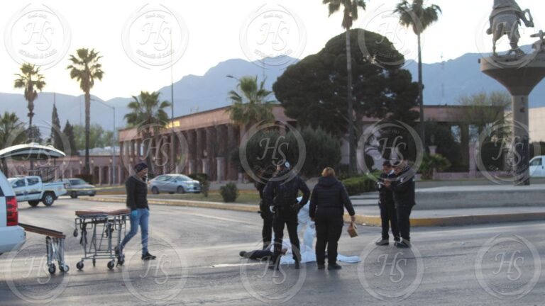 Fallece motociclista en accidente en Saltillo; presuntamente ignoró luz roja