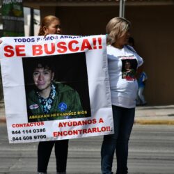 Familiares se manifiestan en Ramos Arizpe tras desaparición de joven 6