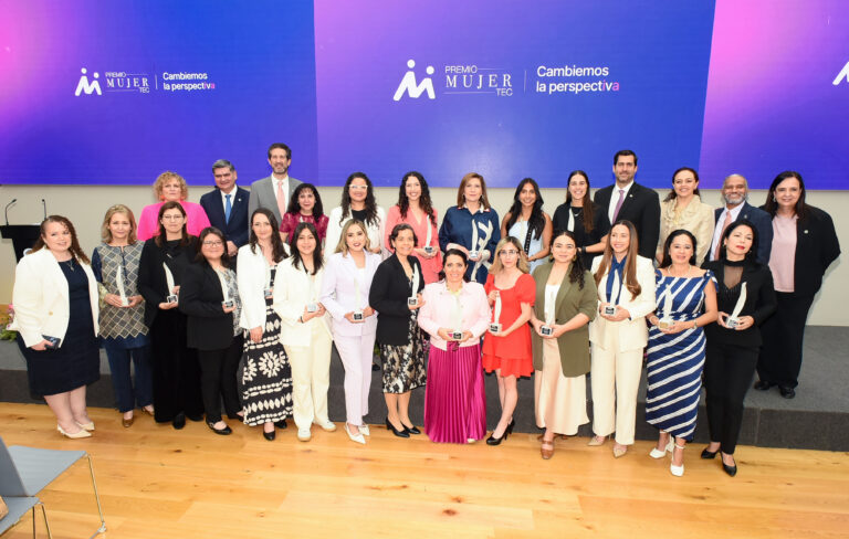 Premio Mujer Tec reconoce a 19 mujeres que están ‘Cambiando la Perspectiva’