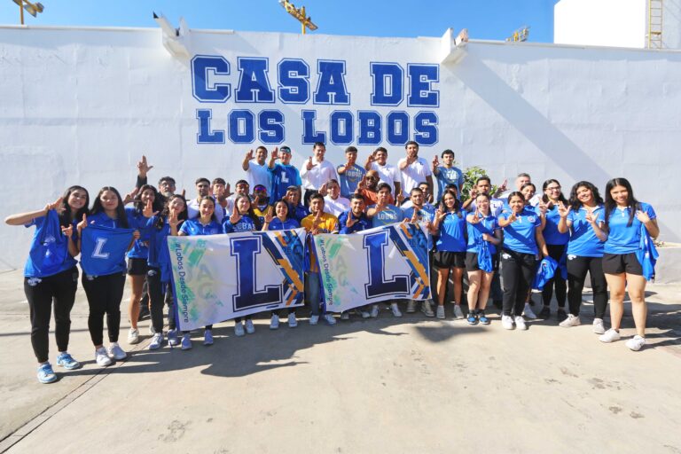 Abandera Rector de la UA de C a los equipos de Lobos de Béisbol y a las Lobas de Baloncesto rumbo a sus competencias nacionales