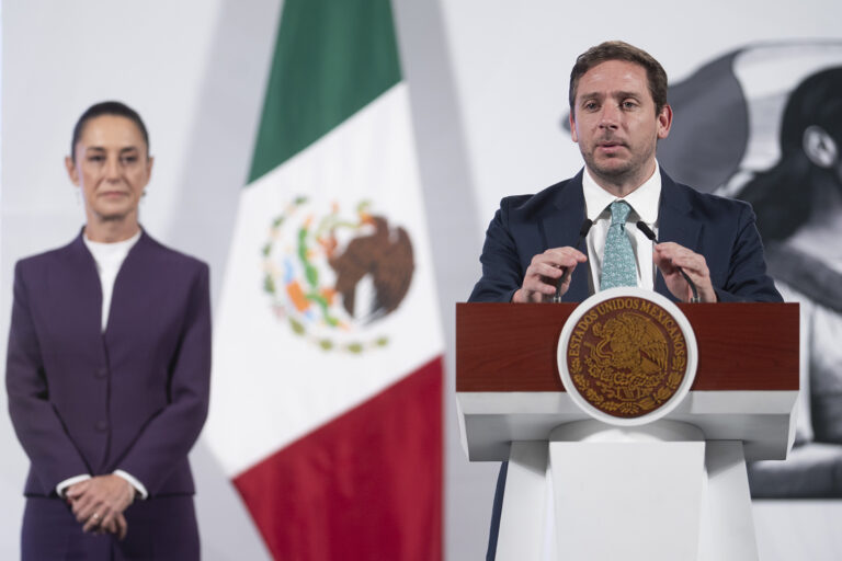 Anuncian programa de apoyo a padres de niños con cáncer