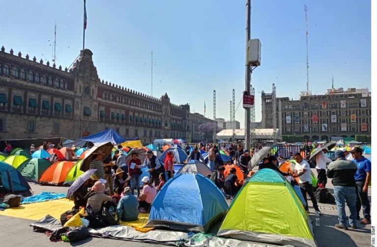 Dobla CNTE al Gobierno ¡y pone plantón en el Zócalo!