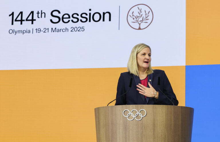 El Comité Olímpico Internacional elige a Kirsty Coventry, la primera mujer presidenta en su historia
