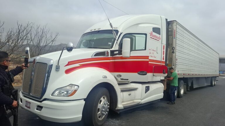 Policía Estatal impide asalto a camión en carretera Saltillo-Monterrey