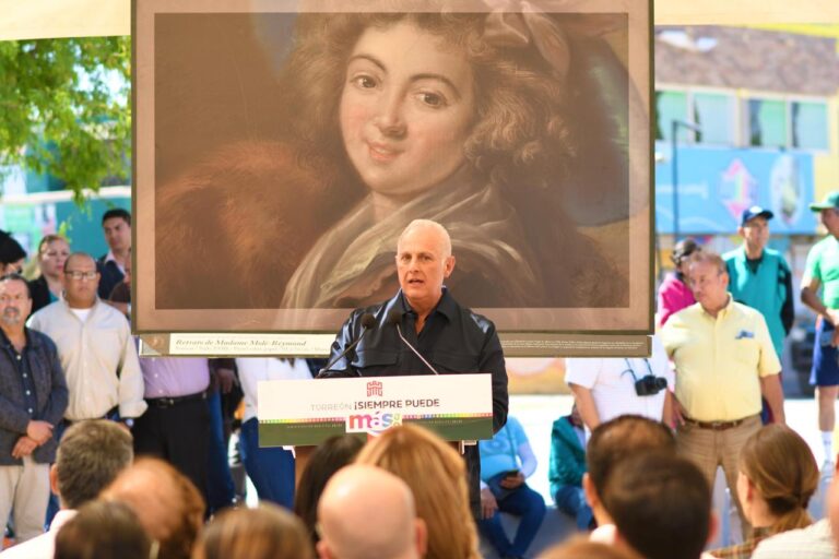 Román Cepeda González inaugura exposición “Arocena a Detalle” en Torreón