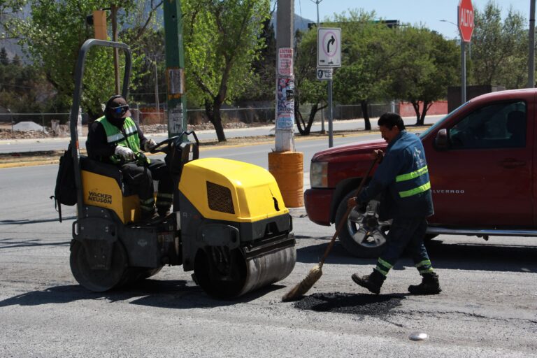 Refuerza Gobierno de Saltillo trabajos de bacheo en la ciudad