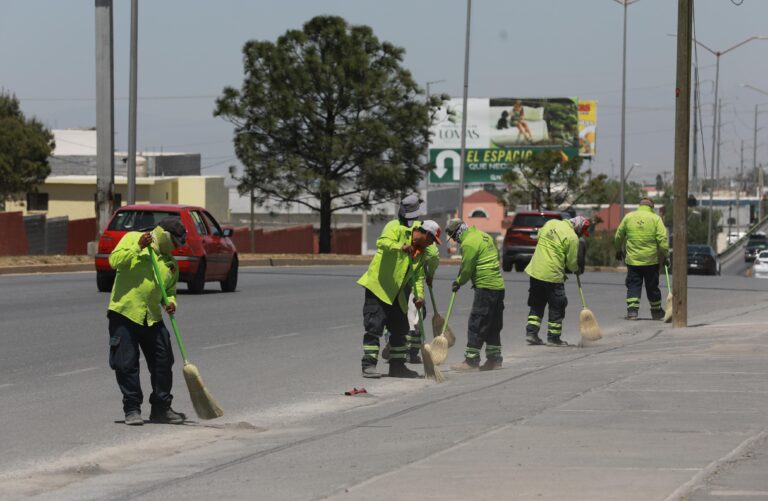 Ofrece limpieza y orden administración de Javier Díaz