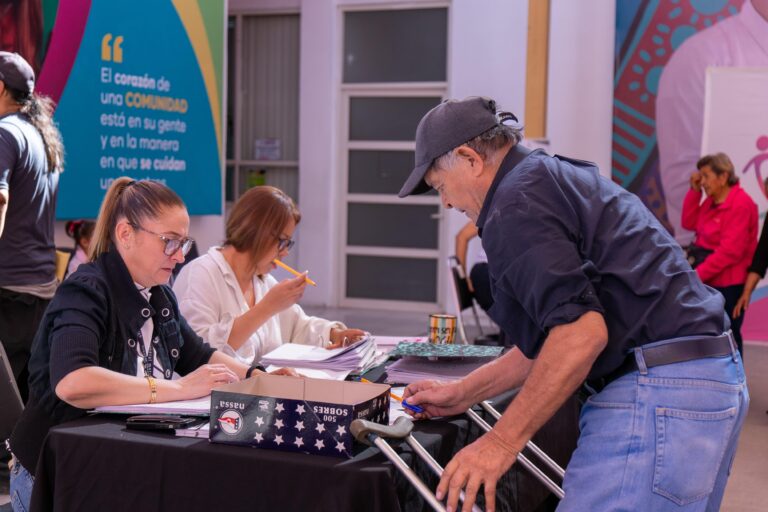 Continúa DIF Saltillo la entrega de “Apoyos de Corazón”