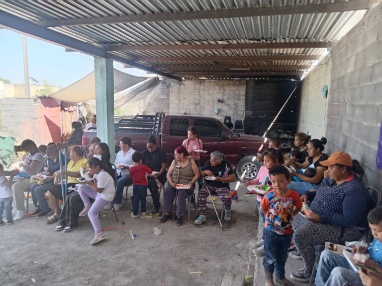 Celebran a la niñez y madres de familia del ejido Landeros de Ramos Arizpe