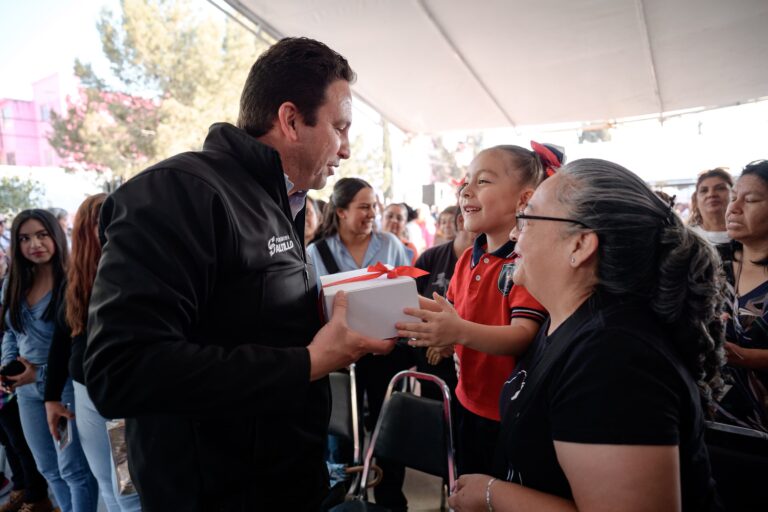 Destaca logros Javier Díaz de «Colonias al 100», en La Herradura