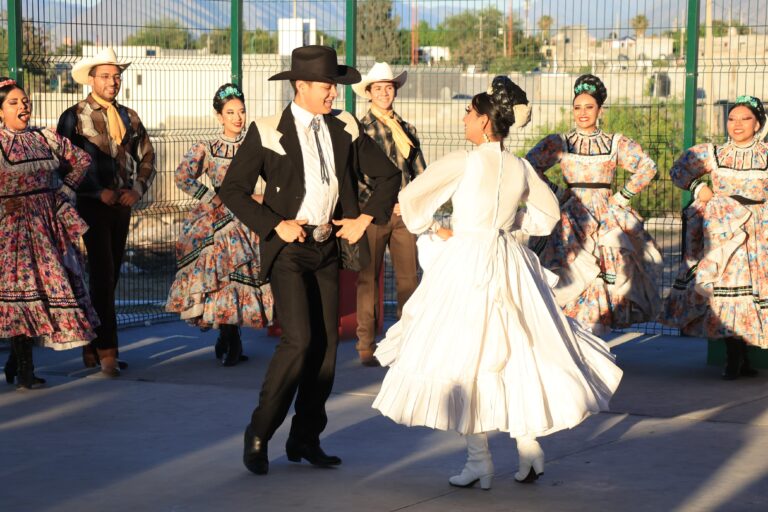 Disfrutan habitantes de La Herradura de actividades culturales