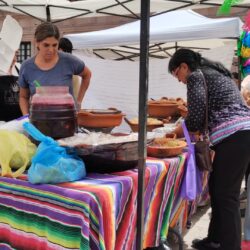 Disfrutan saltillenses del Festival de las Cazuelas en la plaza de la Nueva Tlaxcala2