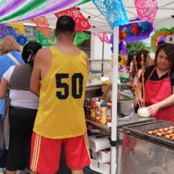 Disfrutan saltillenses del Festival de las Cazuelas en la plaza de la Nueva Tlaxcala7