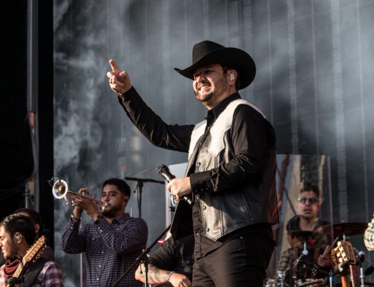 Edén Muñoz ruge en el primer día de Tecate Pa’l Norte 2025