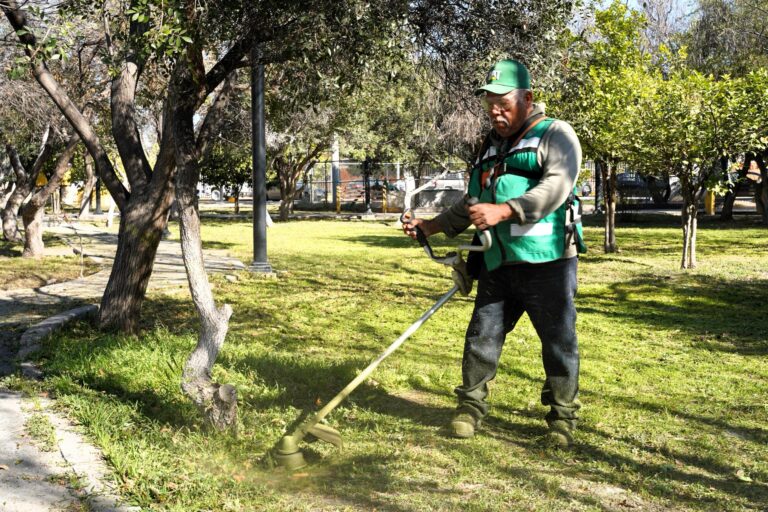 Empleo Temporal, una estrategia que ayuda y mantiene limpia a Ramos Arizpe