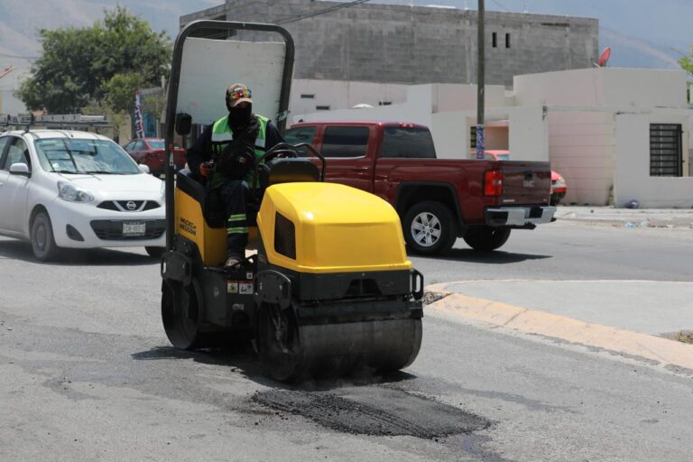 Fortalecen en Saltillo acciones de bacheo con «Aquí Andamos»