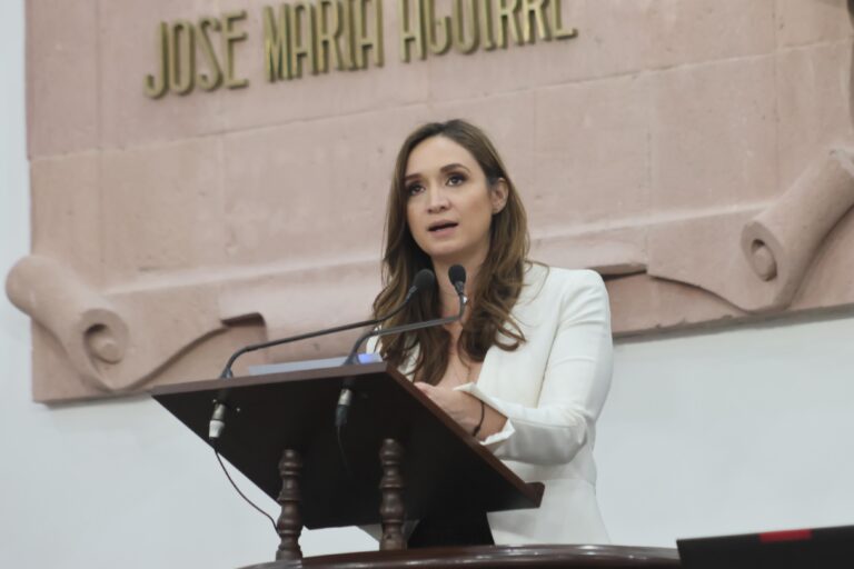 Garantizar medicamentos y atención en comunidades rurales de Coahuila, solicita Edna Dávalos al IMSS