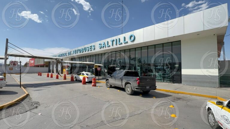 Mujer pierde la vida en la Central de Autobuses de Saltillo