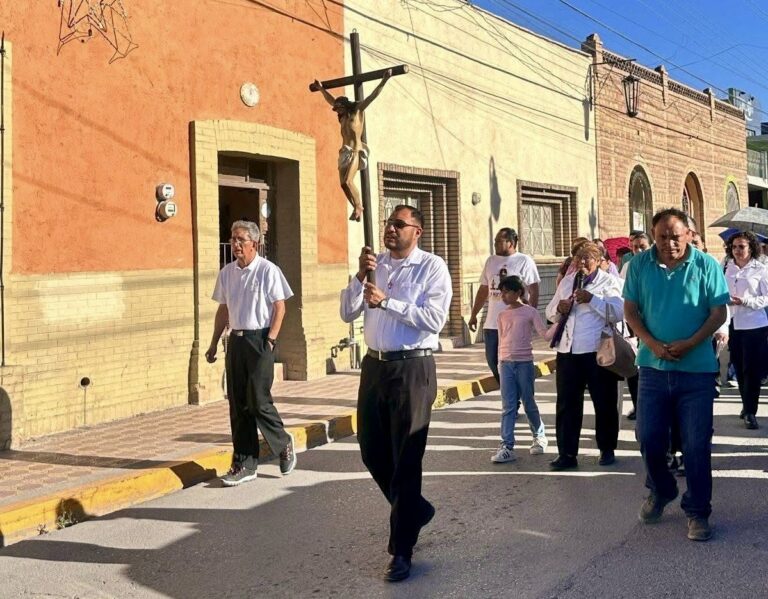 Realizan la unción de los enfermos y procesión en la capilla del Señor de la Misericordia