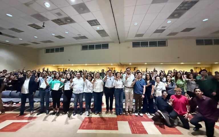 Rector de la UAdeC Toma protesta a los comités de Lobos Verdes en la UL para continuar con Acciones de Sustentabilidad y del Cuidado del Agua