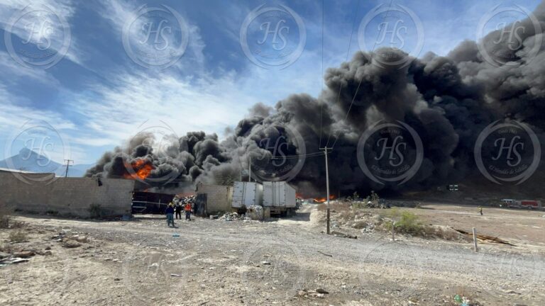 Saltillo está que arde… Combaten dos incendios en distintos puntos de la ciudad