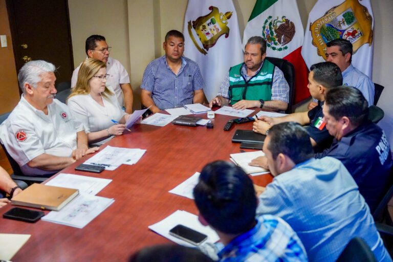 Tomás Gutiérrez se reúne con directores para garantizar éxito en el festejo del Día del Niño