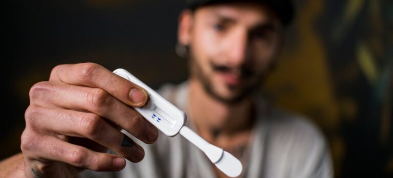 Una sentencia pionera en España reconoce que una persona no puede ser discriminada por ser seropositiva