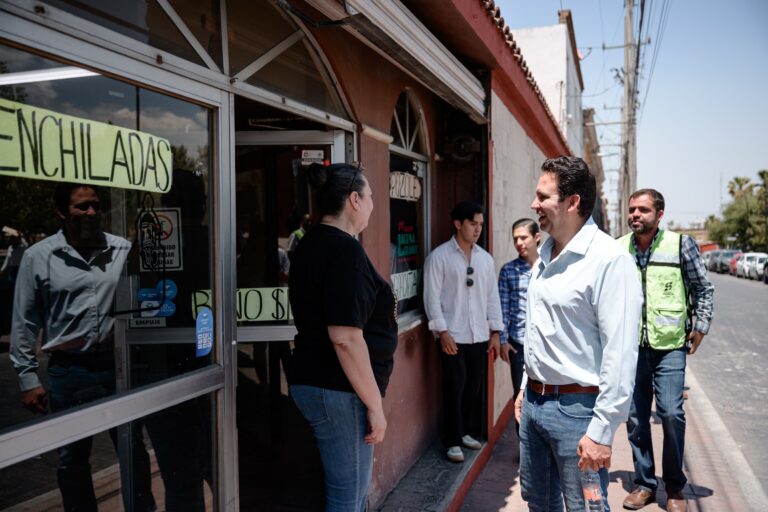 Avanza embellecimiento de fachadas en la calle General Cepeda