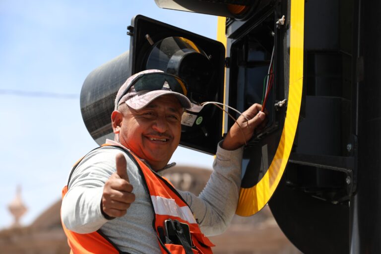 Brigadas municipales atienden de manera integral las vialidades de Saltillo