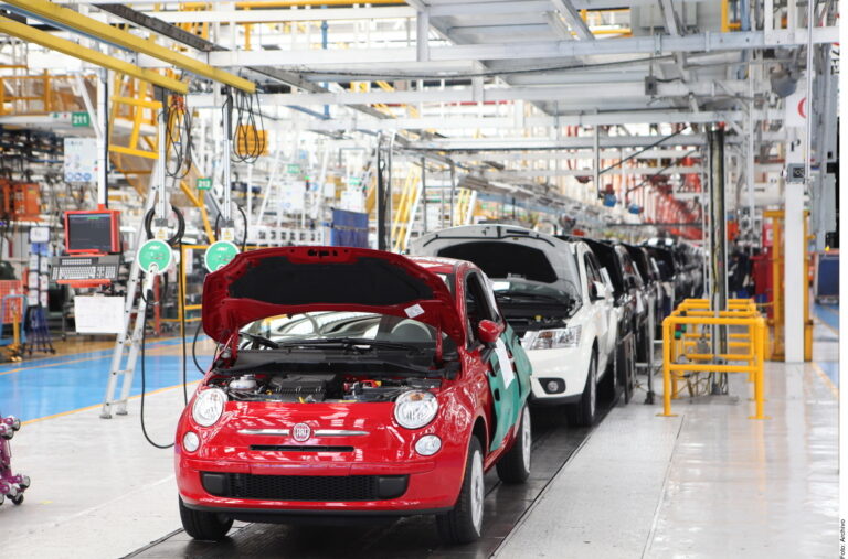 Buscan automotrices exportar vía T-MEC