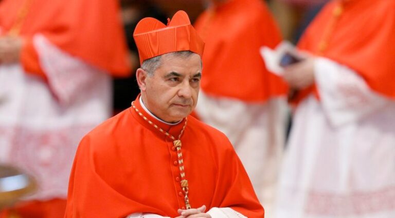 Cardenal Becciu no participará en Cónclave: “aun estando convencido de mi inocencia”