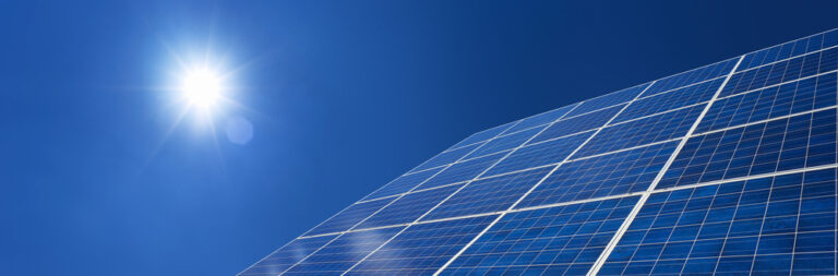 Almacenamiento de Energía: La clave para una industria sin interrupciones