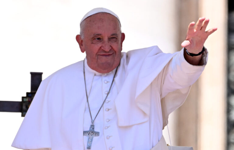 Decreta Italia 5 días de luto nacional por la muerte del papa Francisco