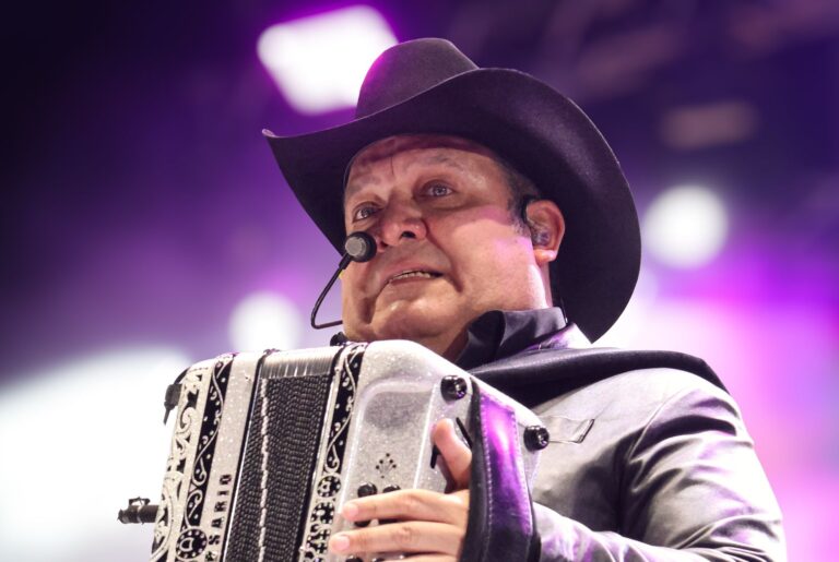 Grupo Pesado y Costumbre logran sold out en Saltillo