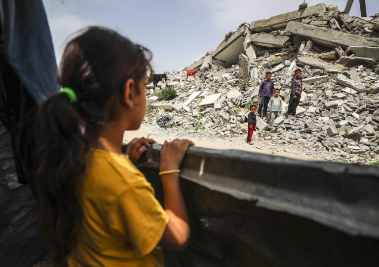 Indonesia ofrece refugio temporal a huérfanos y heridos de Gaza